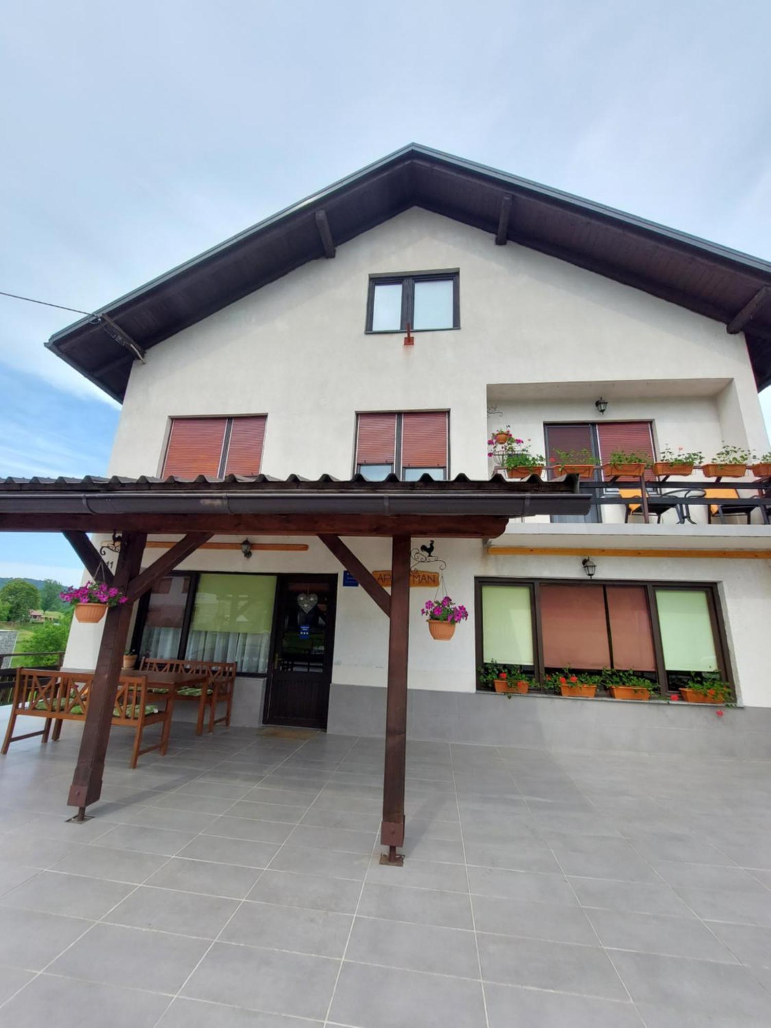 Apartman Thea Gomirje Ruang foto